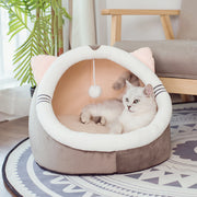 Cozy Winter Closed Cat Litter Kennel with Mat