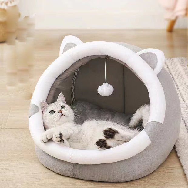Cozy Winter Closed Cat Litter Kennel with Mat